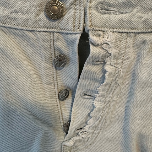Levi’s 501 High Waisted Button Fly Light Wash Denim Shorts Size 28 - Picture 6 of 6